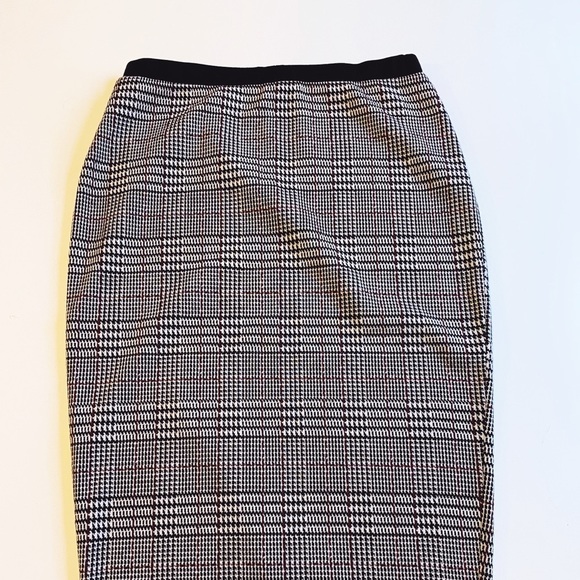 Iris Houndstooth Grey Plaid Pencil Skirt - Picture 3 of 7
